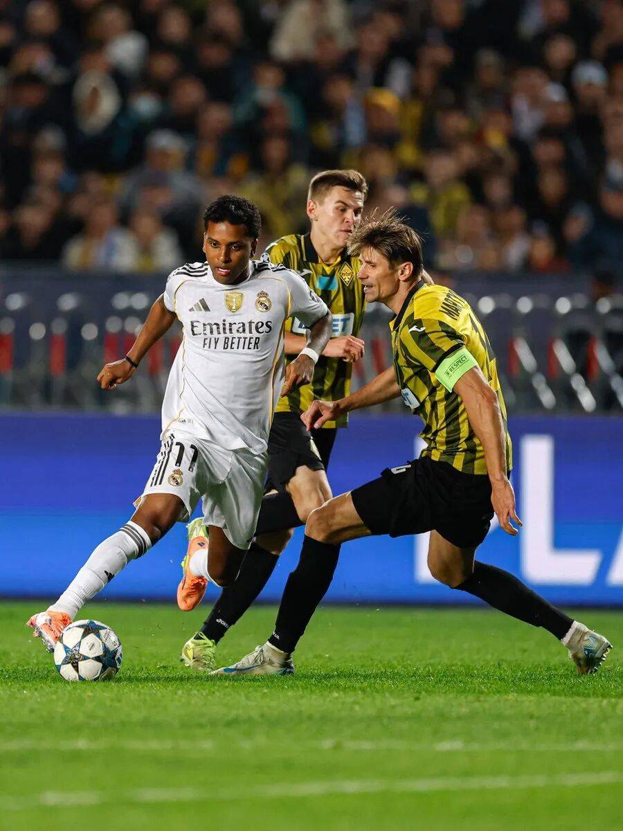 西甲球队士气高昂，展现团队凝聚力(团队凝聚力的霸气队名)